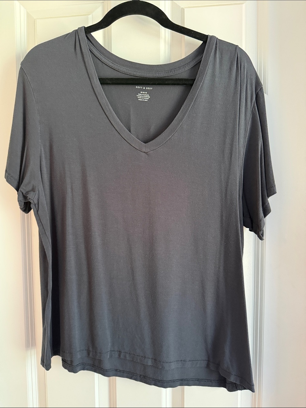 American Eagle Outfitters Charcoal V-Neck Short Sleeve Tee